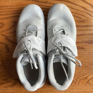 Nike Kyrie Flytrap III men’s basketball shoes size 11